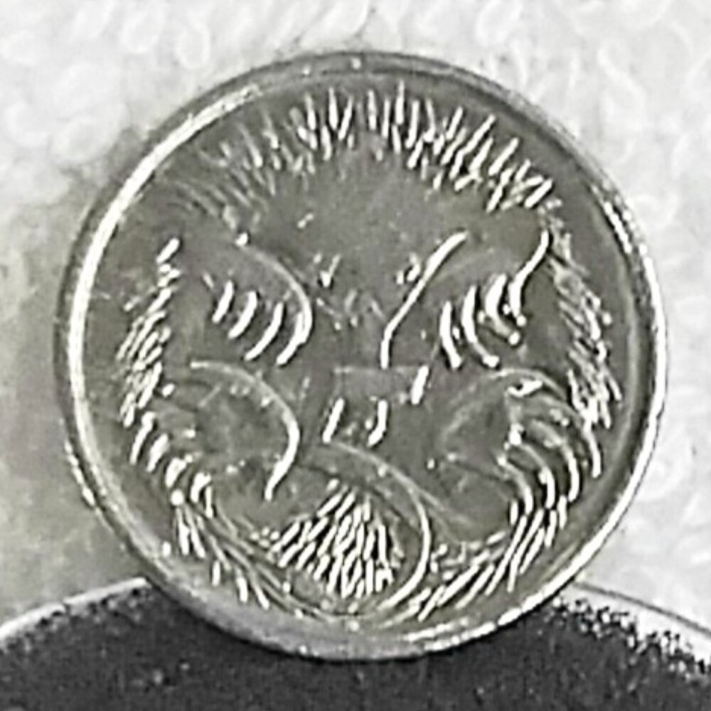 Circulated 2012 Australian 5 Cent Elixabeth II Coin made of Copper/Nickel!!